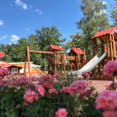 Ferien-& Erlebnispark Ploetzky Hotel Schönebeck Екстериор снимка