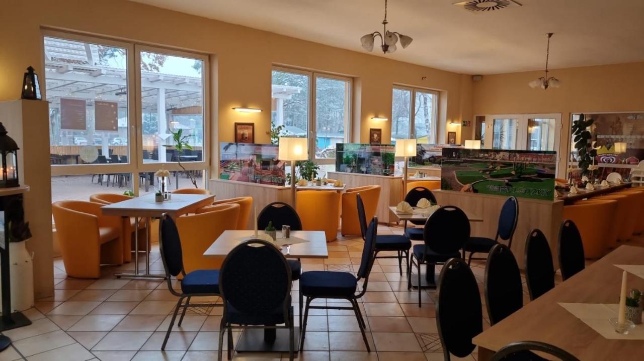 Ferien-& Erlebnispark Ploetzky Schönebeck Екстериор снимка